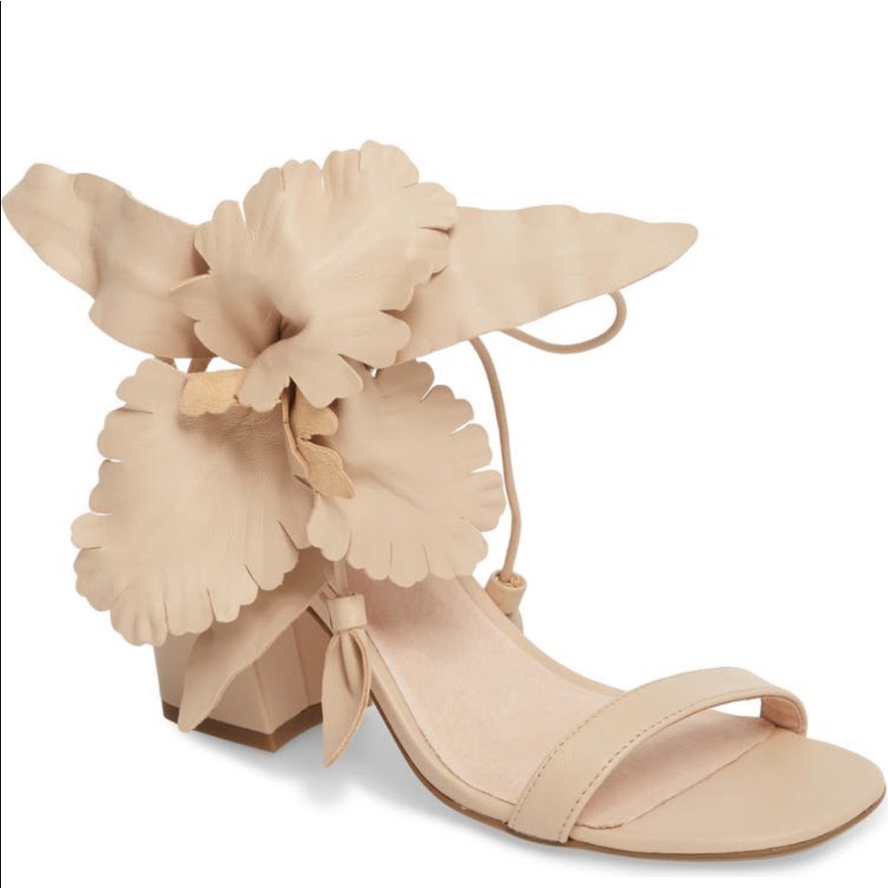 Cecelia hibiscus heel